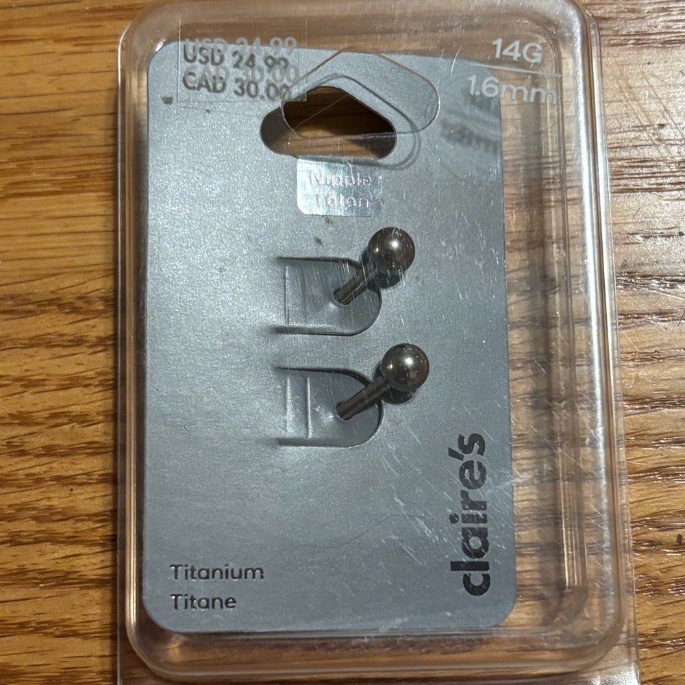 CLAIRE’S Nipple Rings Piercing Titanium‎ Silver Barbells 14G 1.6mm